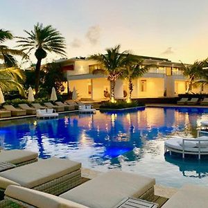 Hodges Bay Resort & Spa, An Hq Luxury Resort & Residences